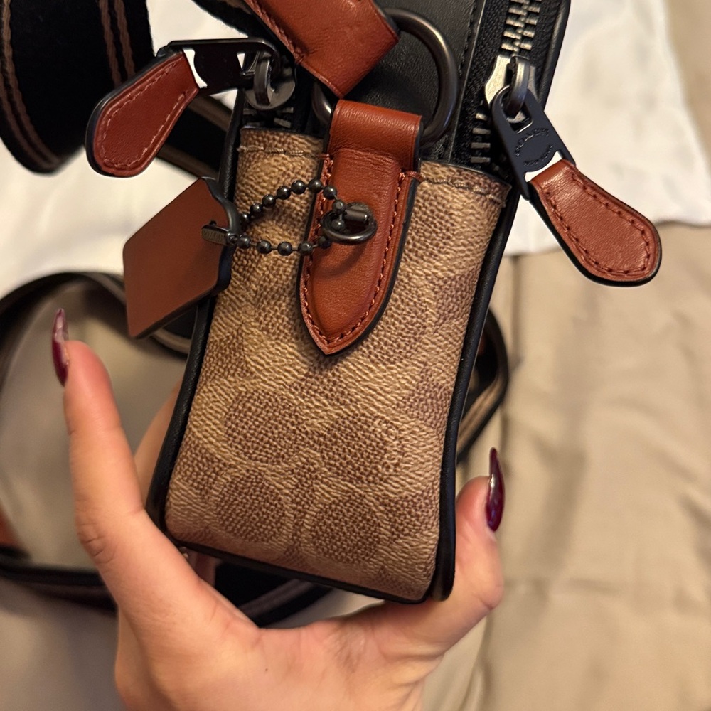 Coach Charter Crossbody 24 Horse and Carriage Print - Picture 6 of 10